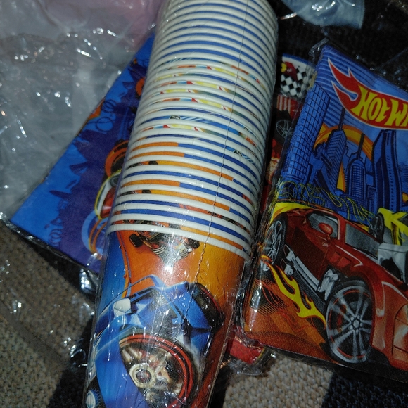 Hot Wheels Themed Party Set - Picture 4 of 5